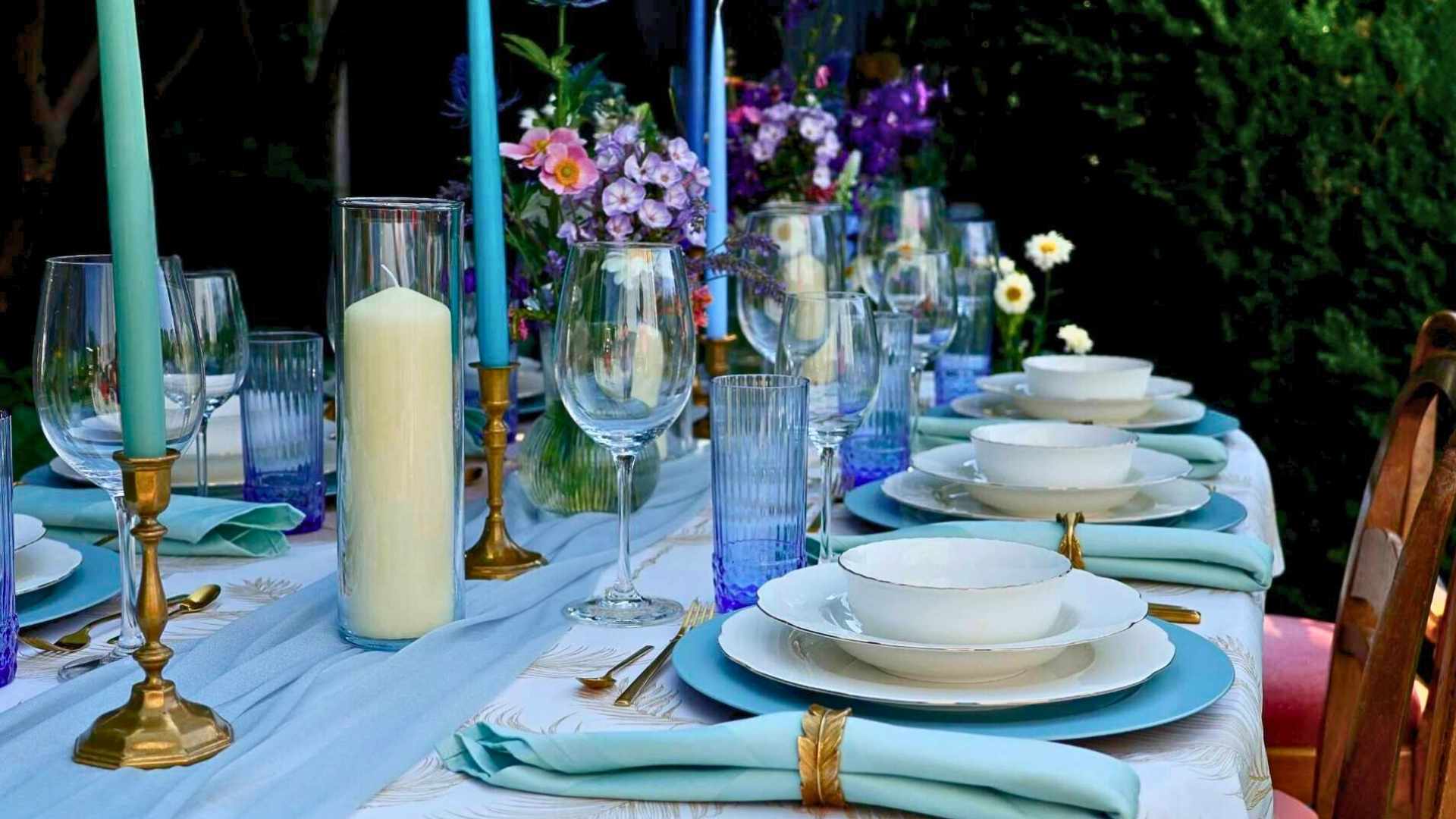 Entdecke unsere Kollektionen - wie z. B. Miami in türkis und blau mit Dinnerservice in Creme Gold - zu mieten by Lasaté- dem Geschirrverleih in Berlin / Brandenburg